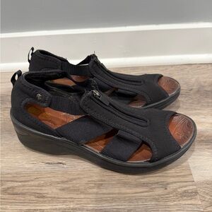 Bzees Duet Ankle Straps‎ Black Fabric Comfort Wedge Zip Size 10